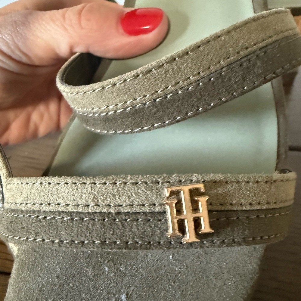 Tommy Hilfiger Olive Green Platform Sandals - Picture 6 of 8